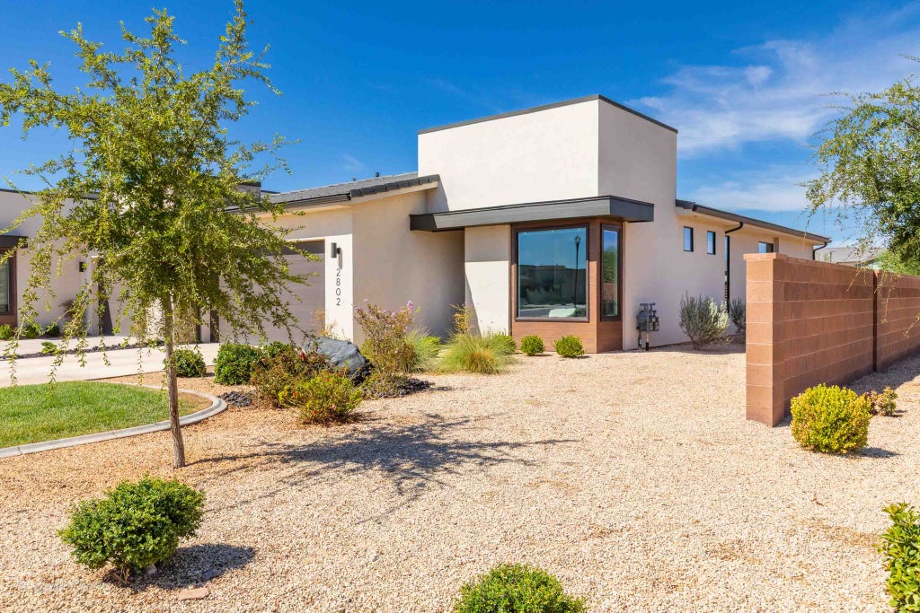 Photo of 2802 E CHURCH OAK DR, Saint George, UT 84790 (MLS # 2183209)