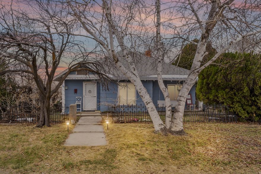 3 bedrooms, 1 bathroom, and 1,4000 square feet, this property features original wood floors and strong potential. The main sewer line to the street has already been replaced.  Large lot, established neighborhood, and close proximity to the hospital and high school