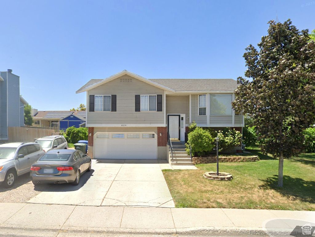 Photo of 4014 S PEACHWOOD DR, West Valley City, UT 84119 (MLS # 2119124)