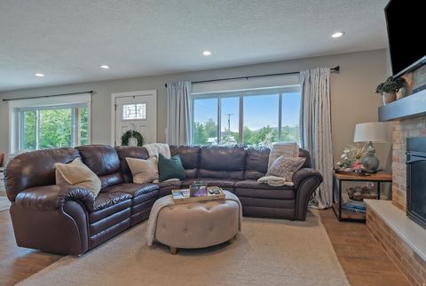 Tiny photo for 360 W 200 N, Midway, UT 84049 (MLS # 2158990)
