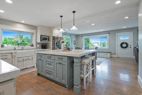 Tiny photo for 360 W 200 N, Midway, UT 84049 (MLS # 2158990)