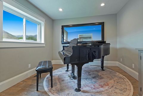 Tiny photo for 360 W 200 N, Midway, UT 84049 (MLS # 2158990)