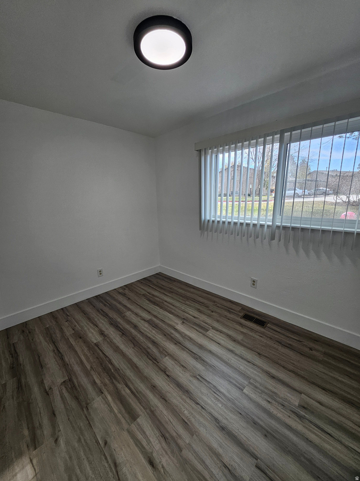 AMIRON CONDO - Residential