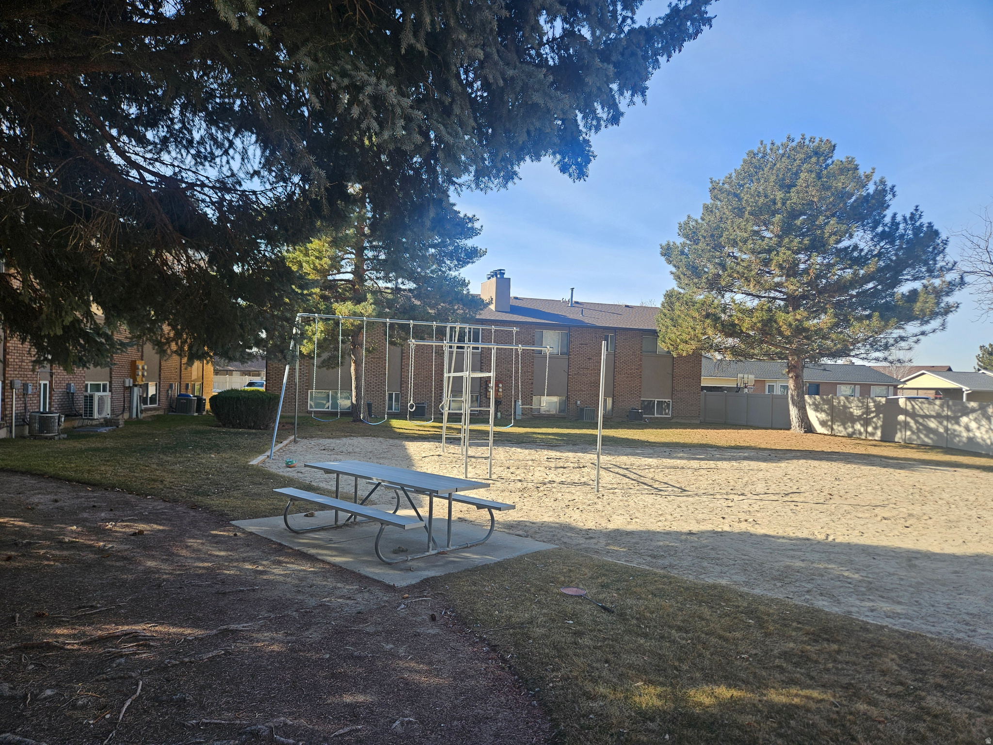 AMIRON CONDO - Residential