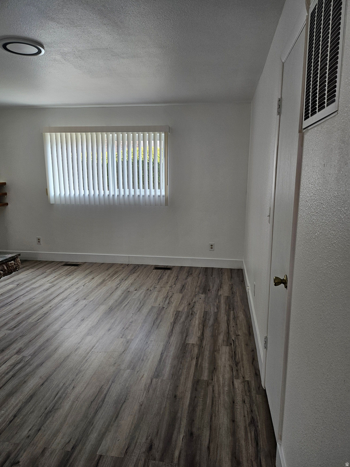 AMIRON CONDO - Residential