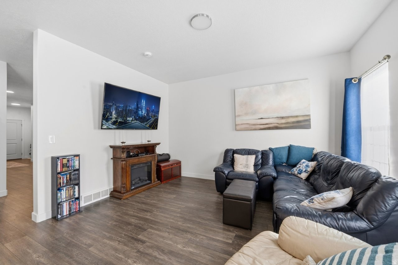 HAVEN PARKWAY - Residential