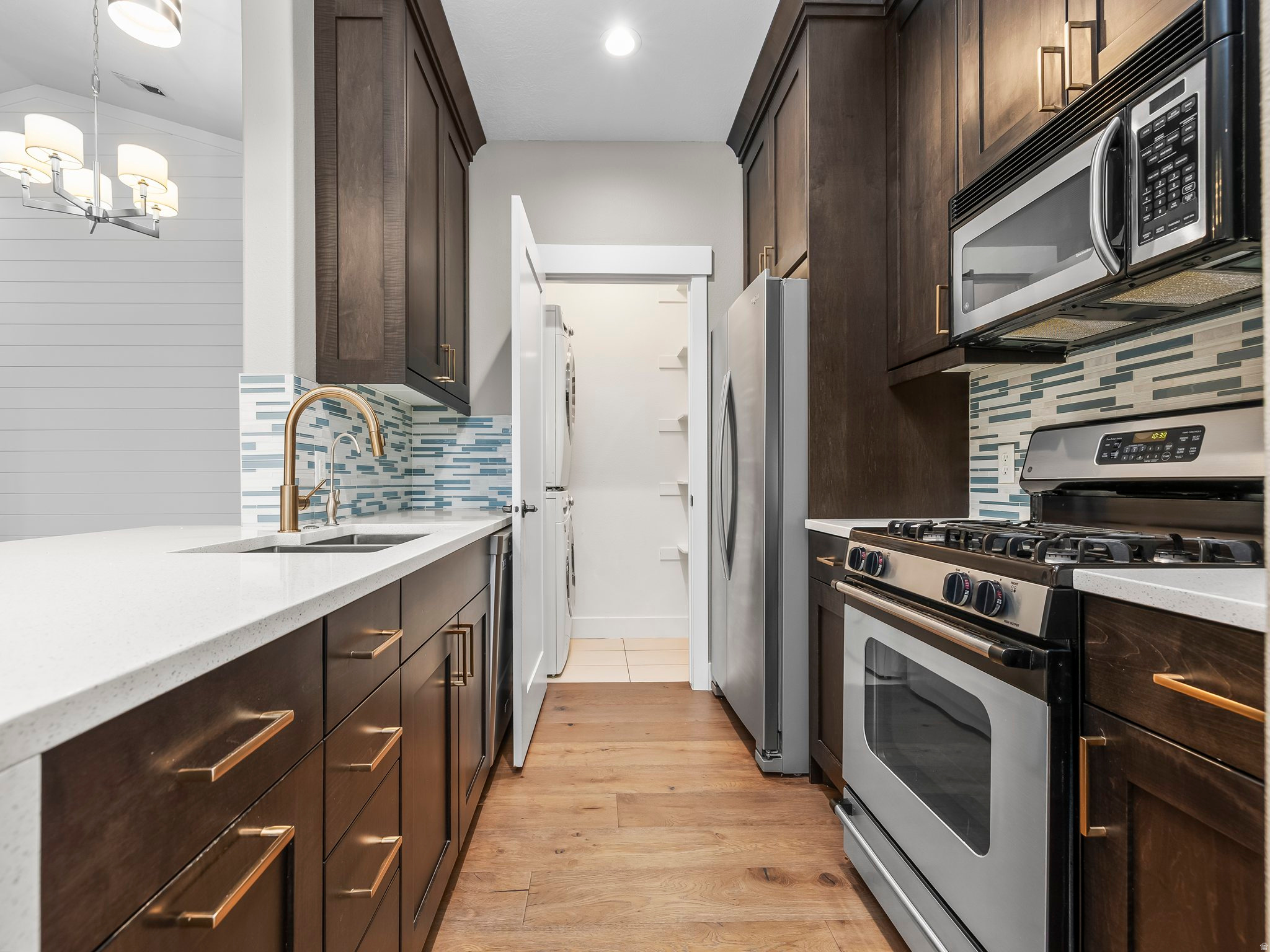 PEMBERLEY - Residential