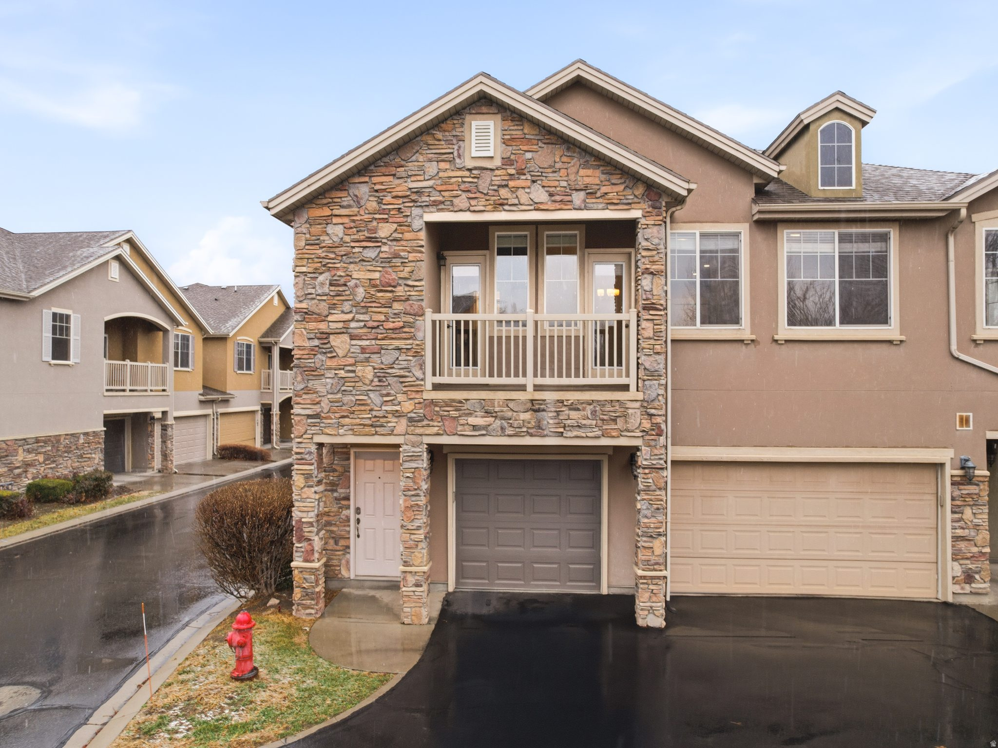 PEMBERLEY - Residential