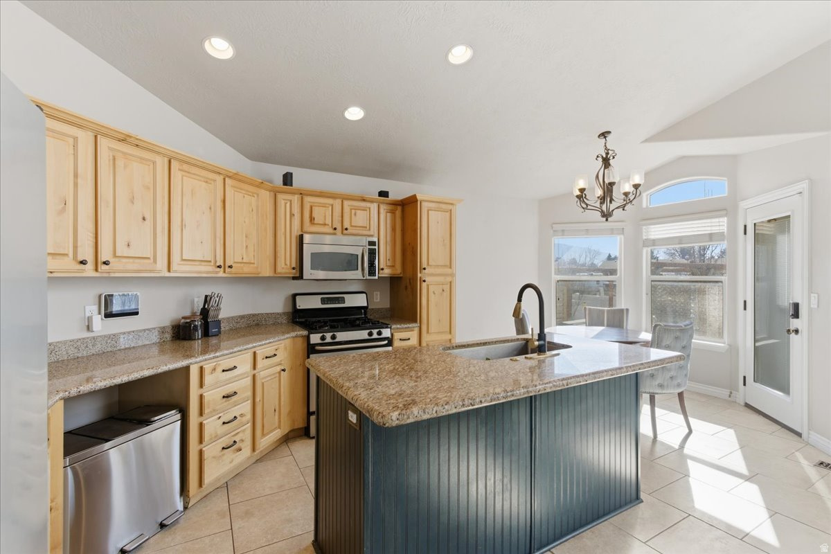 STAUFFER LANE - Residential