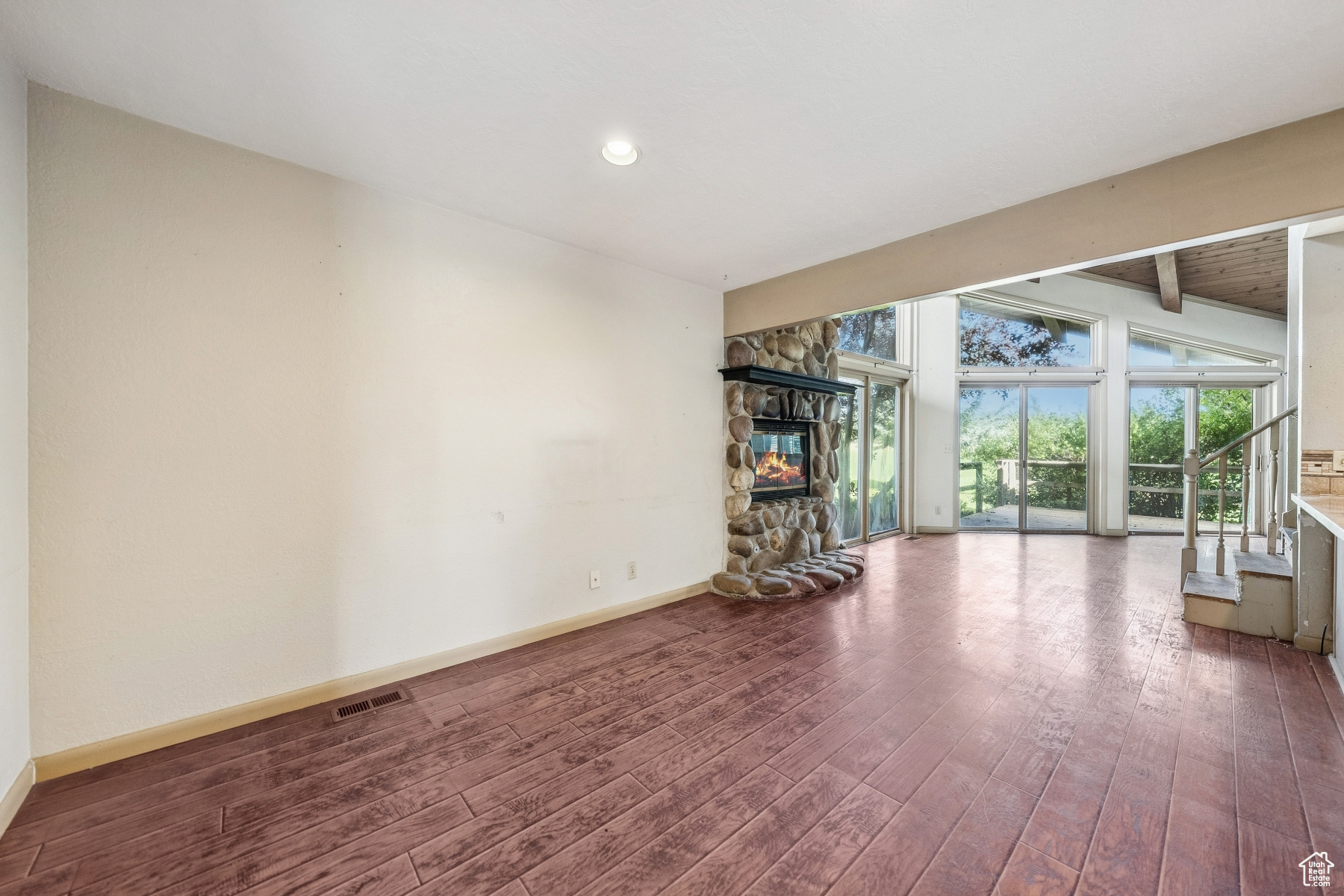 Park City, Utah 84060, United States, 1 Bedroom Bedrooms, ,3 BathroomsBathrooms,Residential,Pending,180253