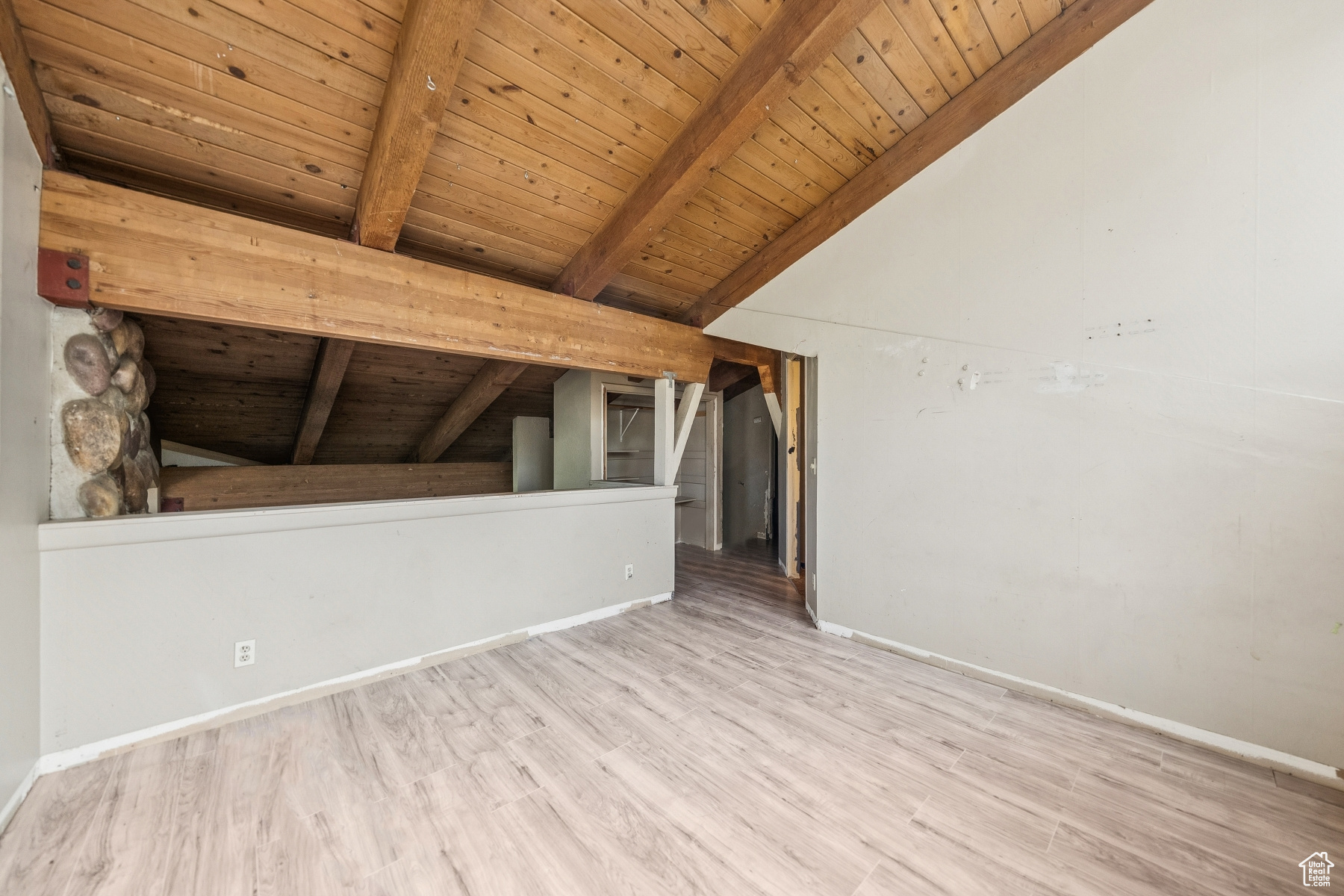 Park City, Utah 84060, United States, 1 Bedroom Bedrooms, ,3 BathroomsBathrooms,Residential,Pending,180253