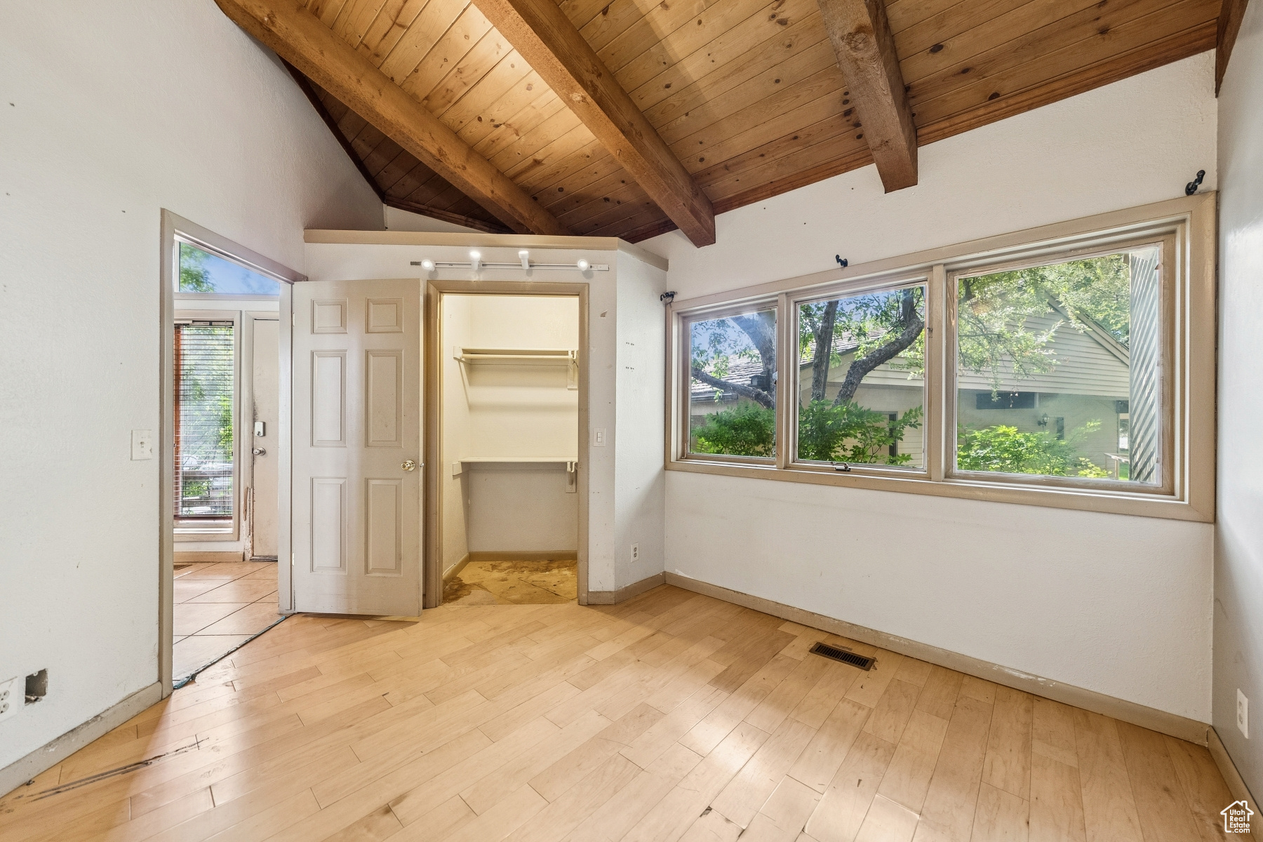 Park City, Utah 84060, United States, 1 Bedroom Bedrooms, ,3 BathroomsBathrooms,Residential,Pending,180253