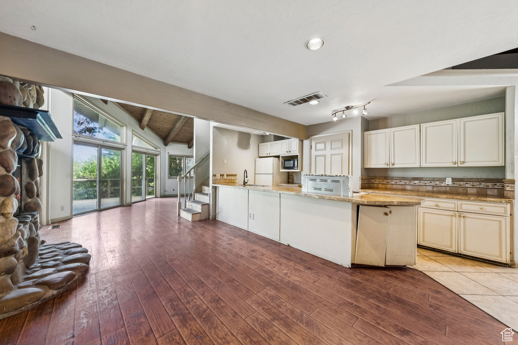 Park City, Utah 84060, United States, 1 Bedroom Bedrooms, ,3 BathroomsBathrooms,Residential,Pending,180253