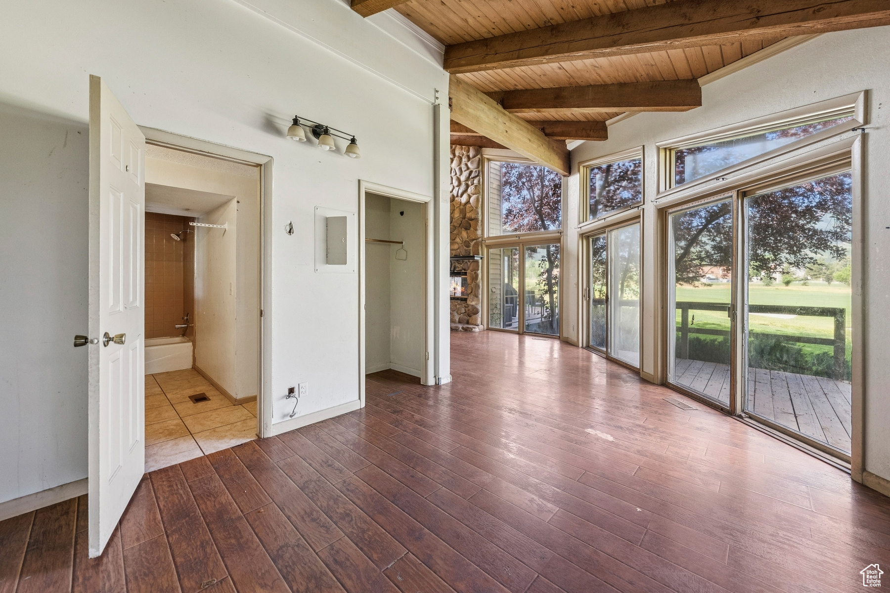 Park City, Utah 84060, United States, 1 Bedroom Bedrooms, ,3 BathroomsBathrooms,Residential,Pending,180253