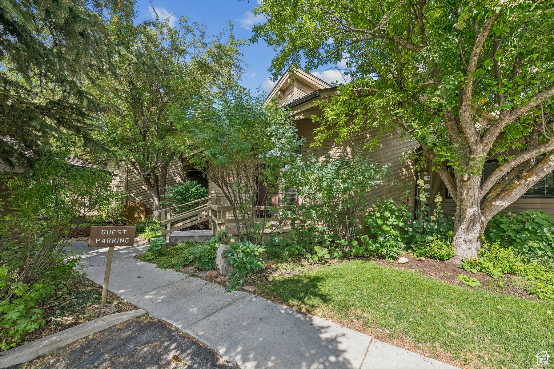 Park City, Utah 84060, United States, 1 Bedroom Bedrooms, ,3 BathroomsBathrooms,Residential,Pending,180253