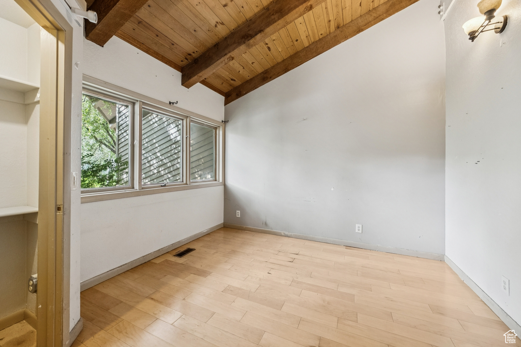 Park City, Utah 84060, United States, 1 Bedroom Bedrooms, ,3 BathroomsBathrooms,Residential,Pending,180253