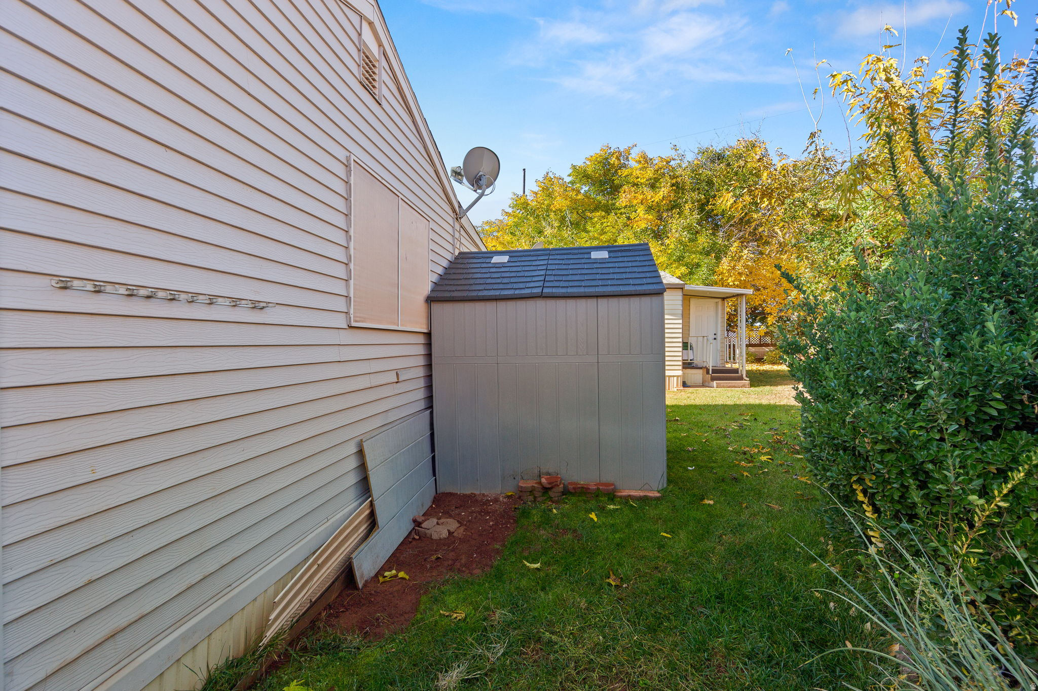 KINGS ROW EST - Residential