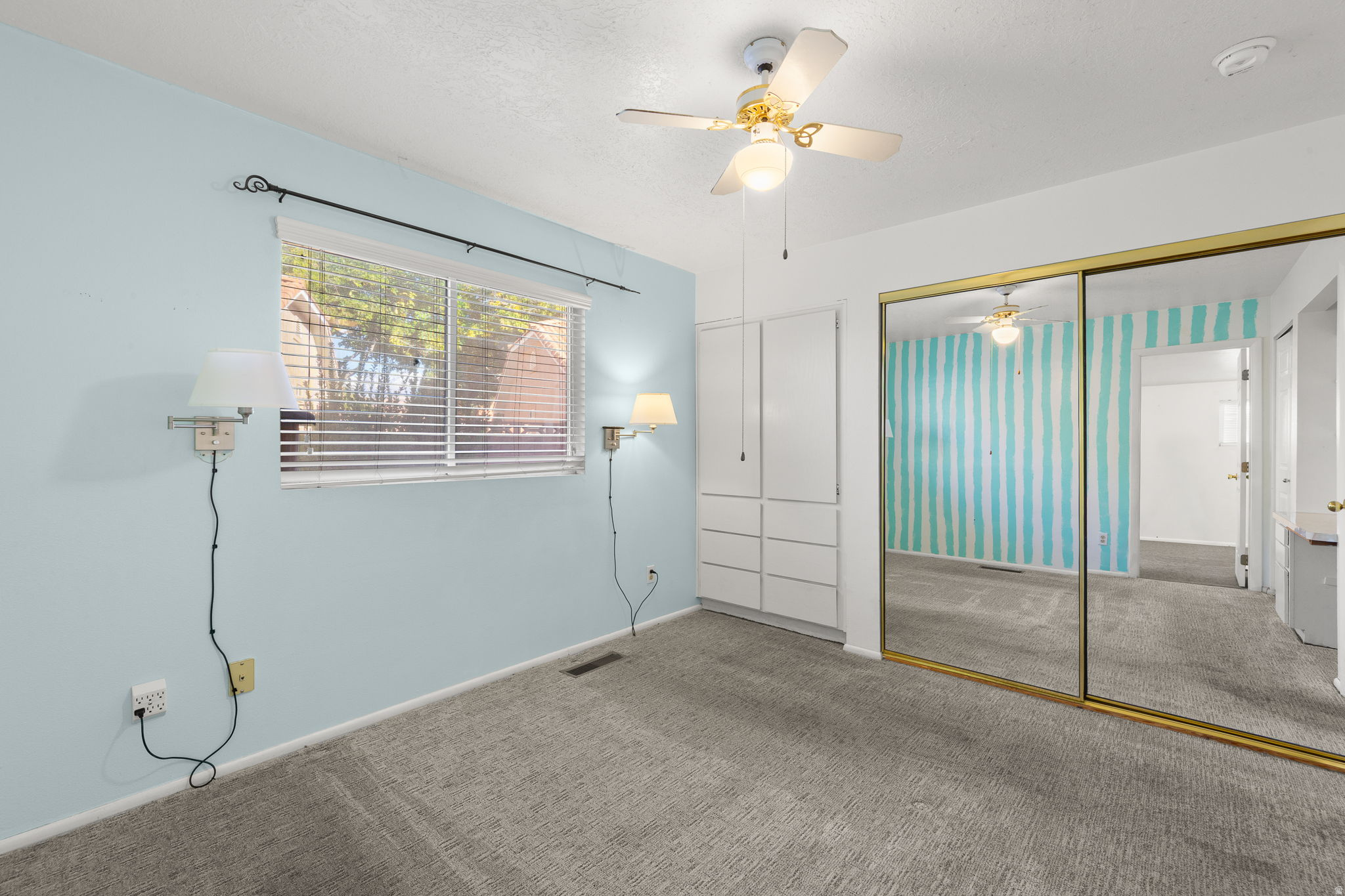 KINGS ROW EST - Residential