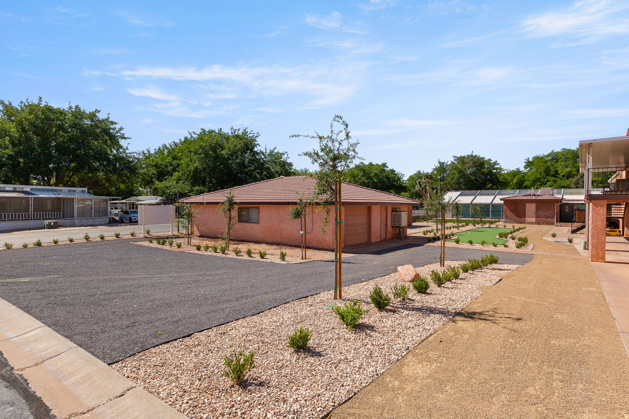 KINGS ROW EST - Residential