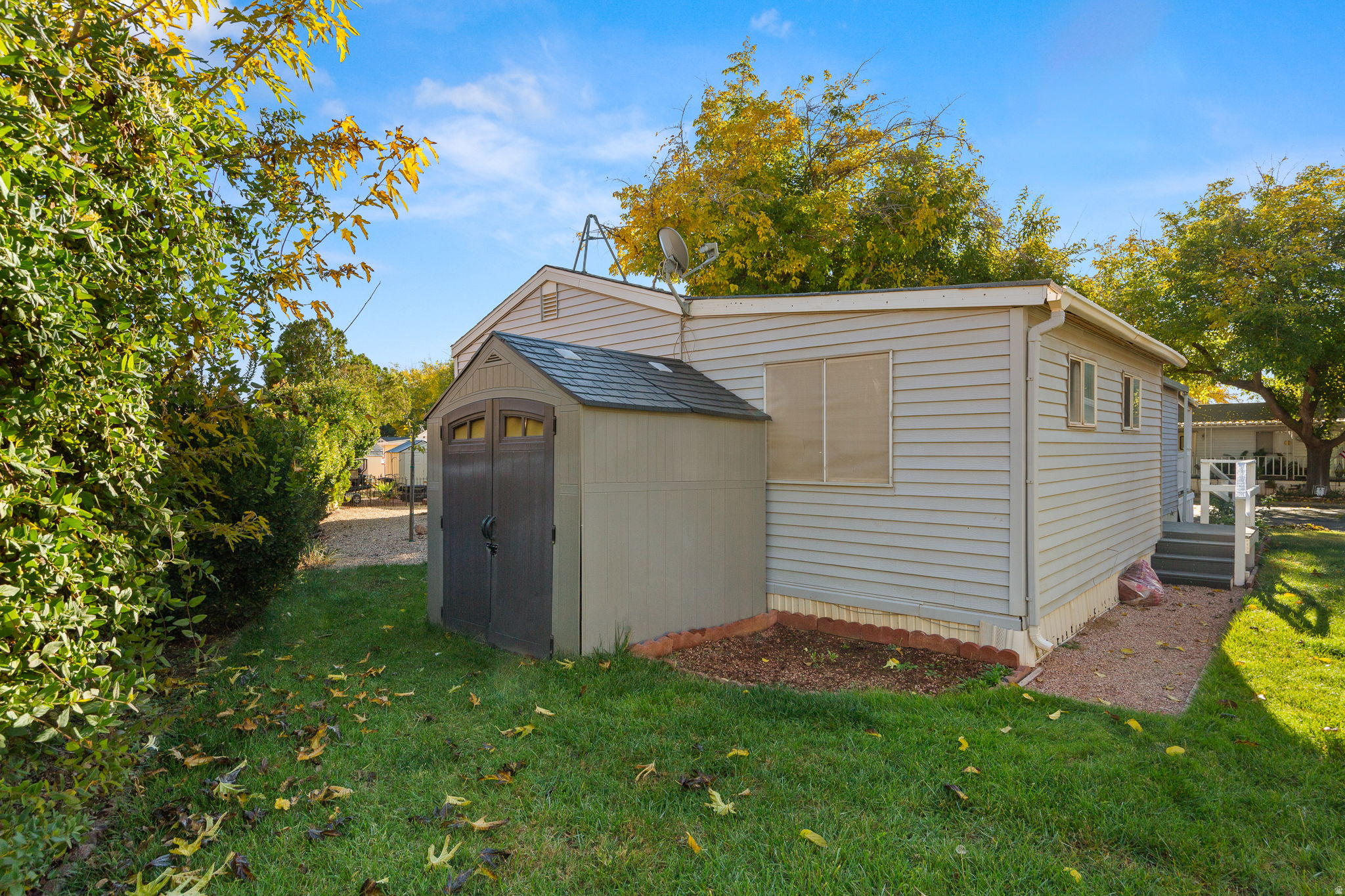 KINGS ROW EST - Residential