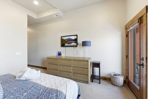 Tiny photo for 1288 DEER PARK CIR #302, Heber City, UT 84032 (MLS # 2126712)