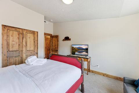 Tiny photo for 1288 DEER PARK CIR #302, Heber City, UT 84032 (MLS # 2126712)