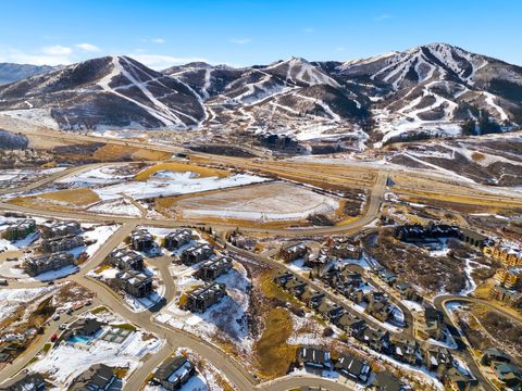 Tiny photo for 1288 DEER PARK CIR #302, Heber City, UT 84032 (MLS # 2126712)