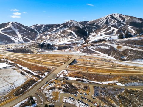 Tiny photo for 1288 DEER PARK CIR #302, Heber City, UT 84032 (MLS # 2126712)