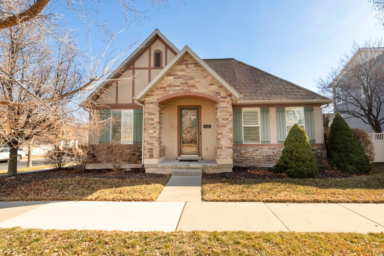 DAYBREAK - Residential