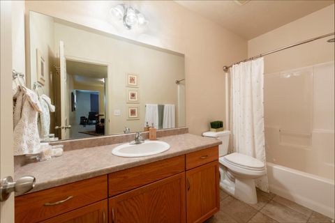 Tiny photo for 4681 W PALE MOON LN, South Jordan, UT 84009 (MLS # 2135500)