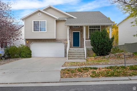 Photo of 7524 N SNOWY OWL RD, Eagle Mountain, UT 84005 (MLS # 2119801) Photo of 7524 N SNOWY OWL RD, Eagle Mountain, UT 84005 (MLS # 2119801)