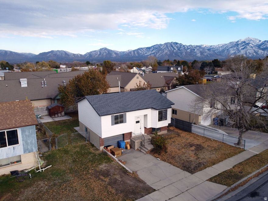 Taylorsville Home for Rent $2500/Month  3278 Crown Street Taylorsville, UT   4 bedroom  1.75 bathroom 1438 Sq Ft 1 car garage  0.14 acre lot Elevated deck  Recently remodeled and in great condition.  Basement Laundry Electric Dryer hookup   On approved credit. Income equal to 3x the monthly rent amount. Buyers are responsible for a $35 application fee per paying tenant.   $1000 Deposit-50% refundable  Pets on a case-by-case basis. Pet rent applies if pets are approved.   Owner is a licensed real estate broker with Wasatch Group Real Estate