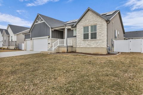 Tiny photo for 583 S ALBERTA SPRUCE DR, Layton, UT 84041 (MLS # 2133675)