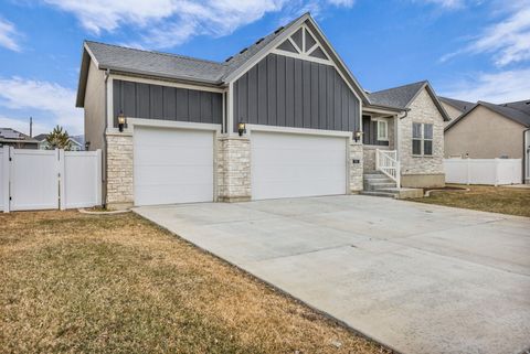 Tiny photo for 583 S ALBERTA SPRUCE DR, Layton, UT 84041 (MLS # 2133675)