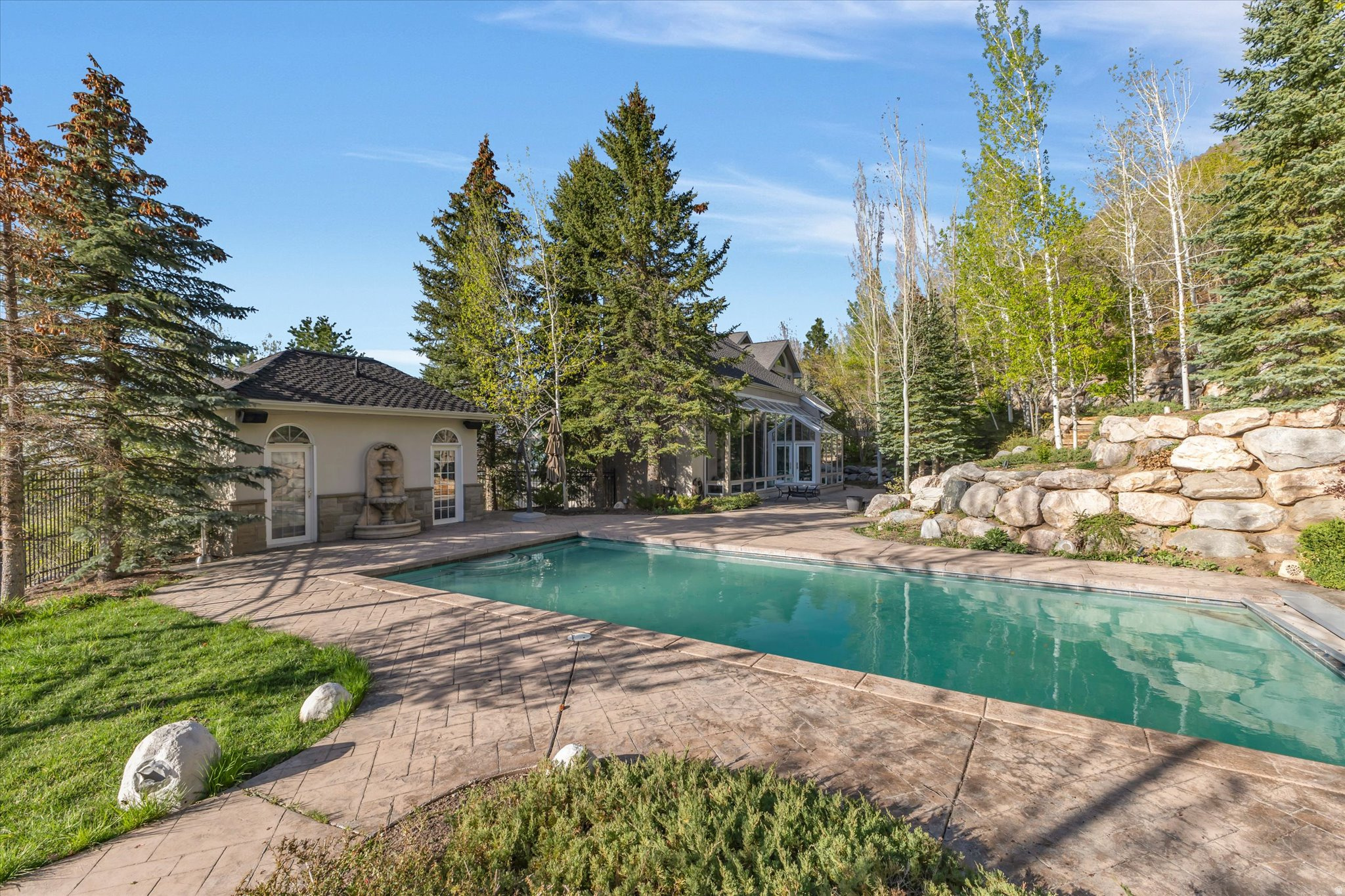 TATE - Residential Lease