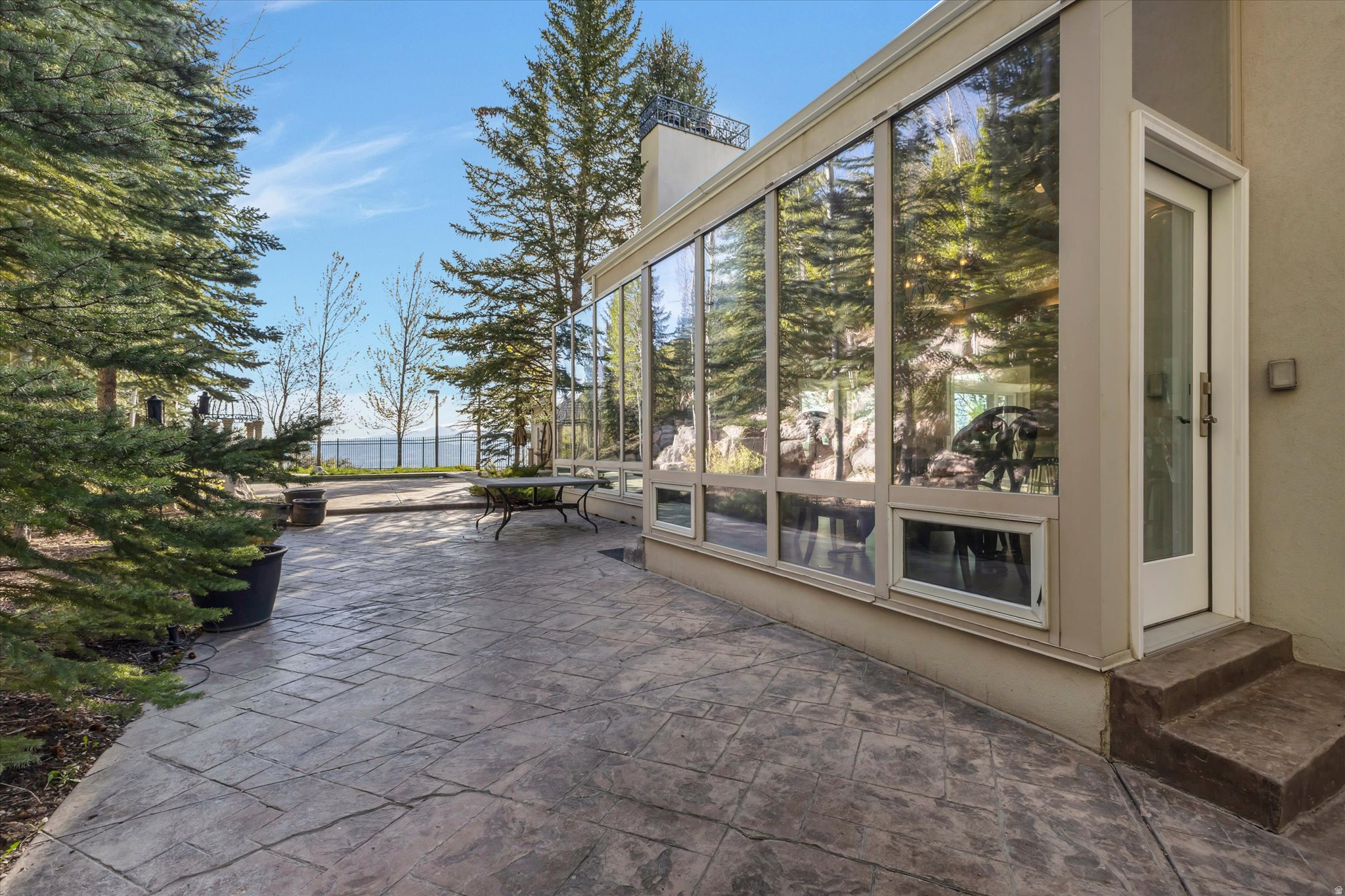 TATE - Residential Lease