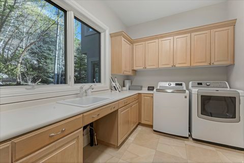 Tiny photo for 3222 E EAGLE VIEW CIR, Sandy, UT 84092 (MLS # 2151185)