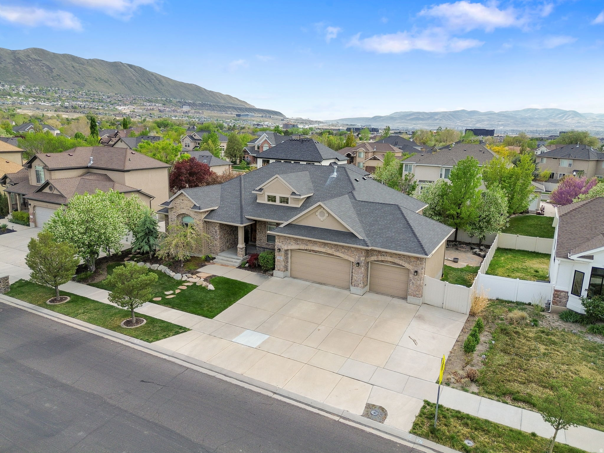 BELLEVUE - Residential