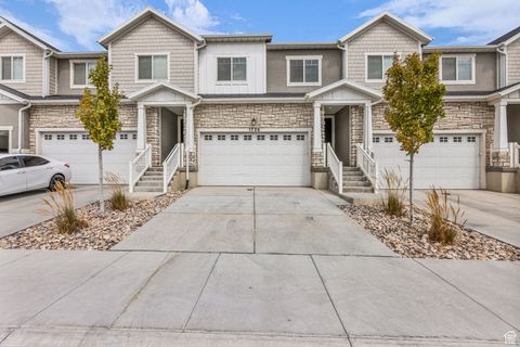 Photo of 1736 W EAGLEWOOD DR, Saratoga Springs, UT 84045 (MLS # 2108312)