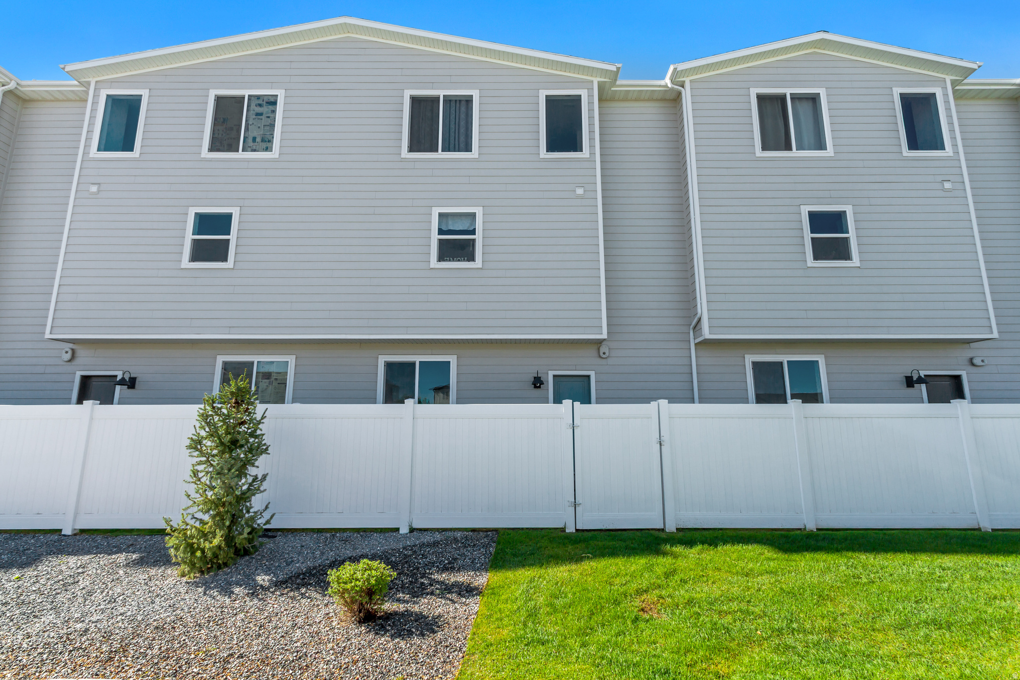 BRYLEE TOWNS - Residential