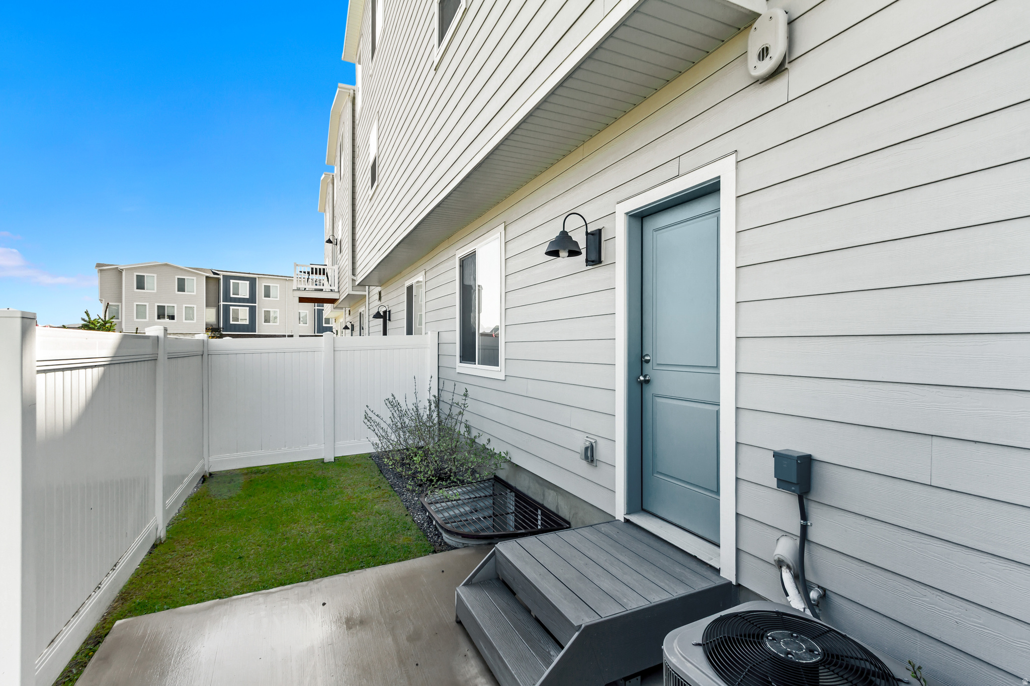 BRYLEE TOWNS - Residential