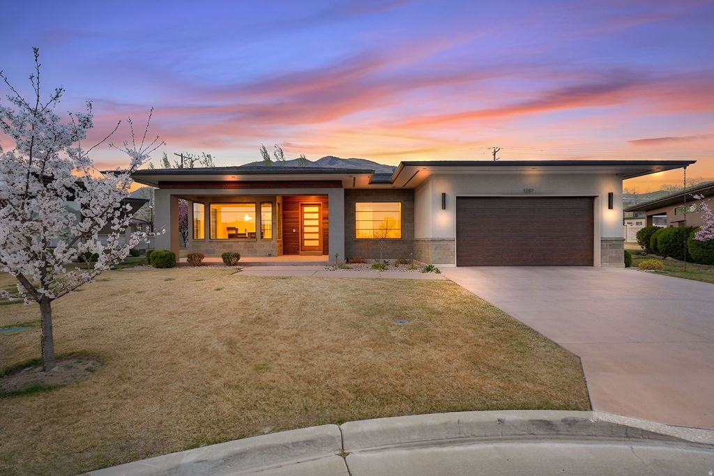 Photo of 1287 E CORNER VIEW CT, Draper, UT 84020 (MLS # 2145679)