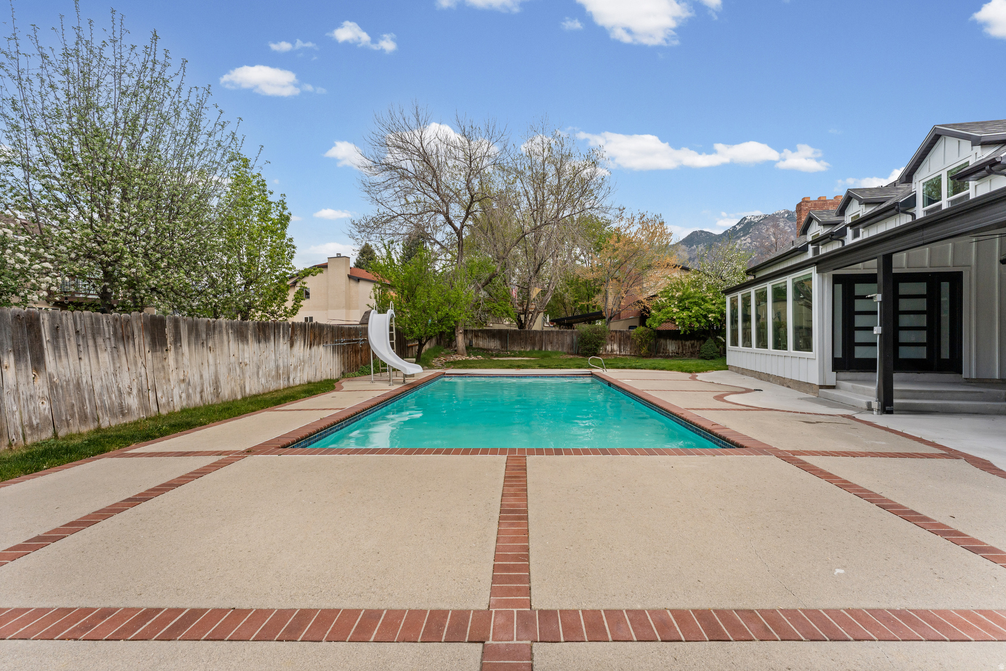 BRANDON PARK - Residential