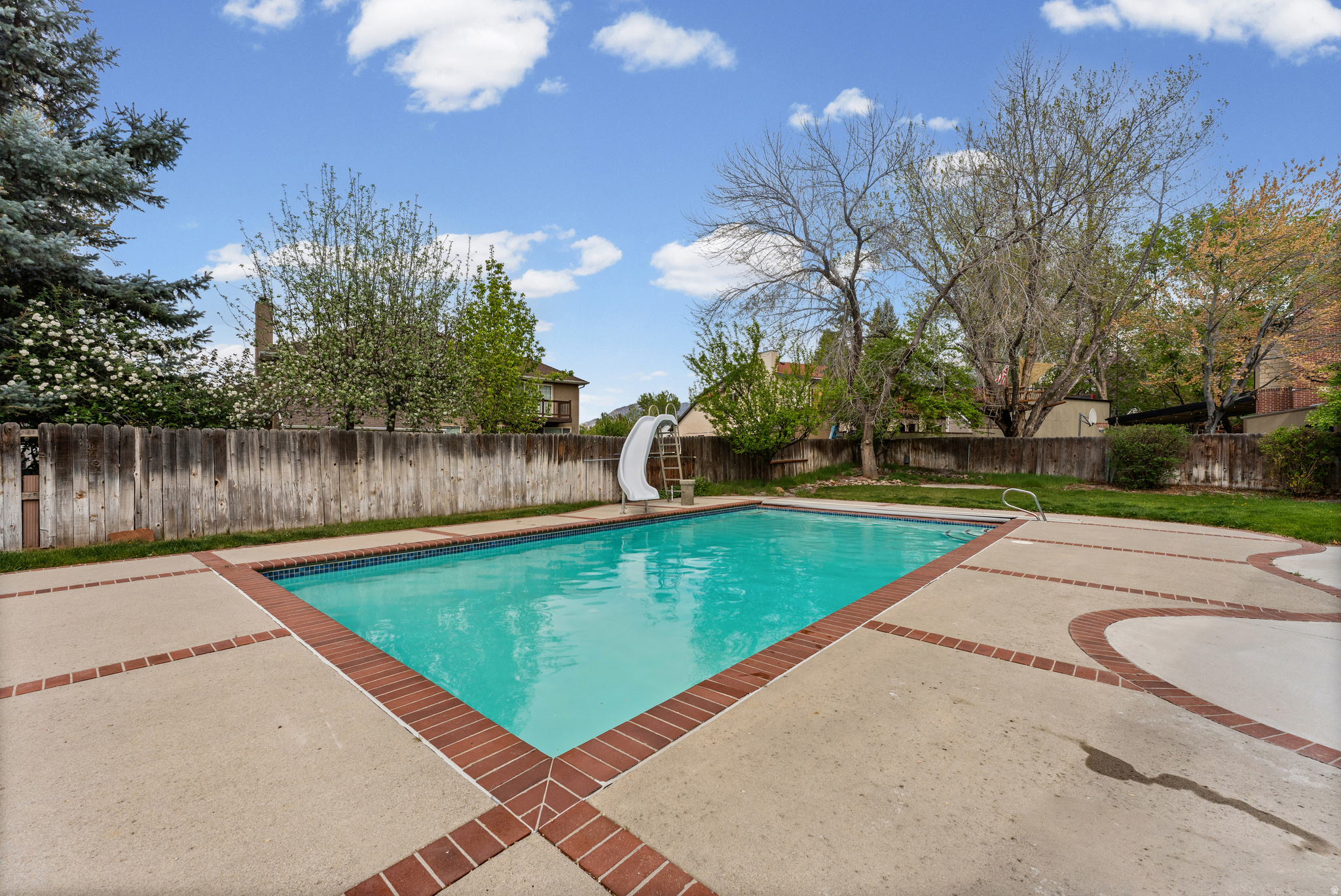 BRANDON PARK - Residential