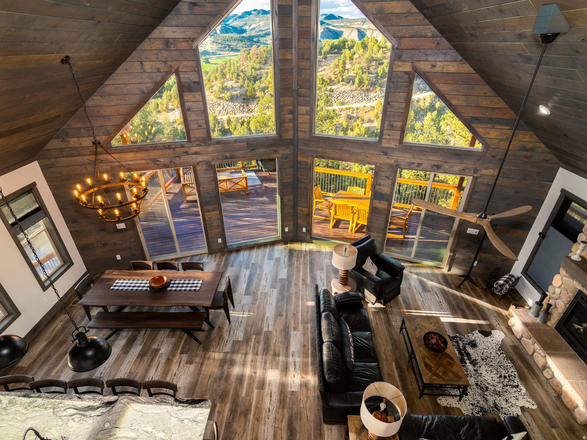 QUARTER CIRCLE H - Residential