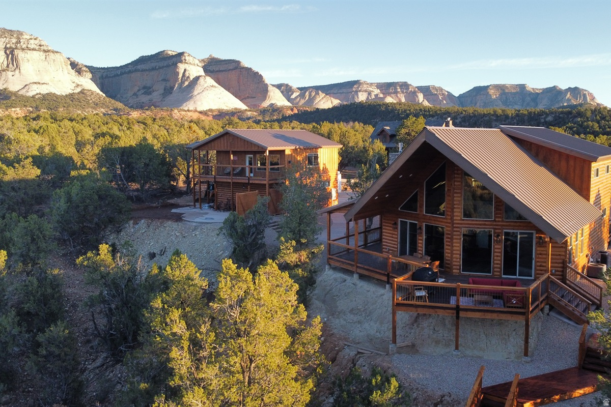 QUARTER CIRCLE H - Residential