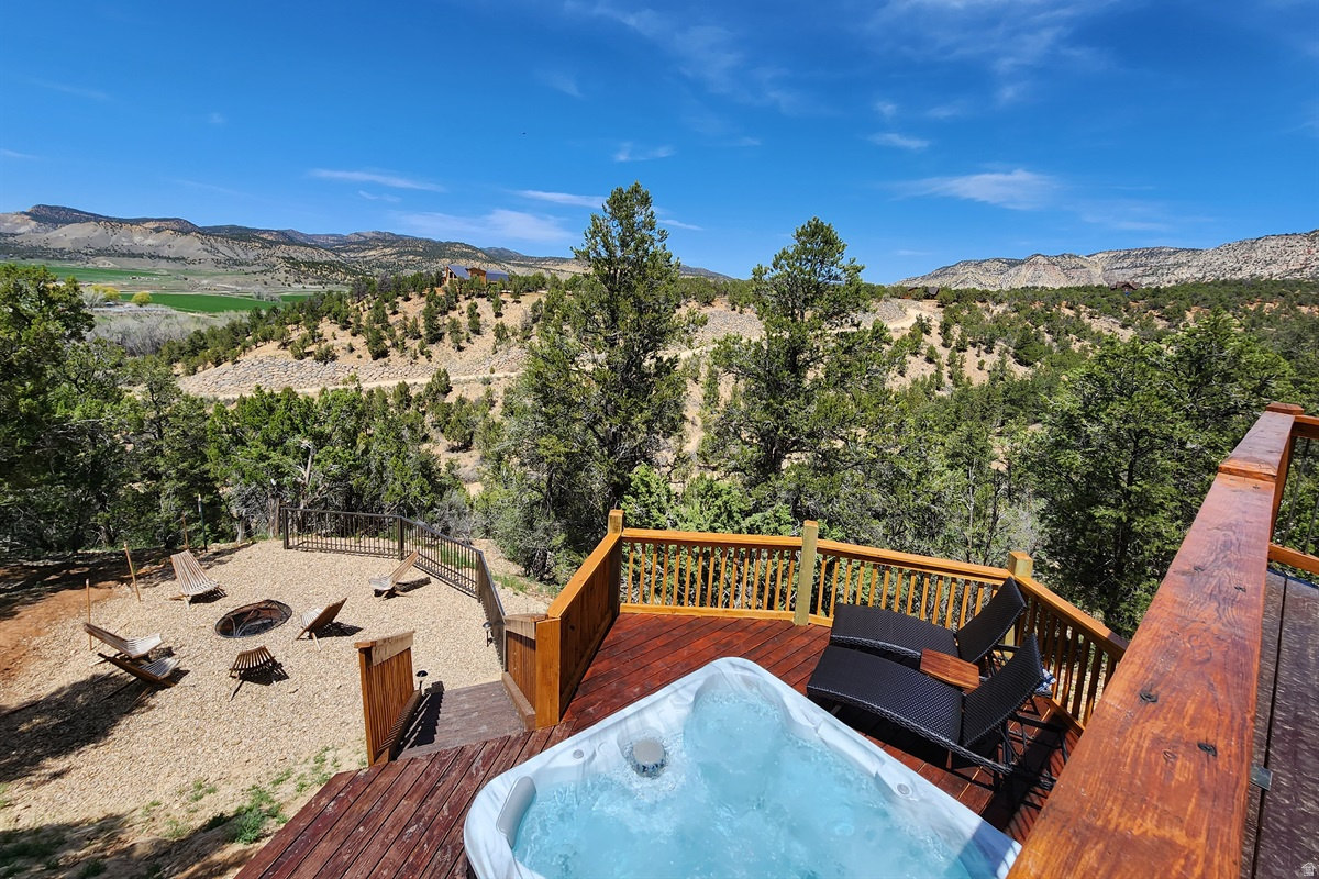 QUARTER CIRCLE H - Residential