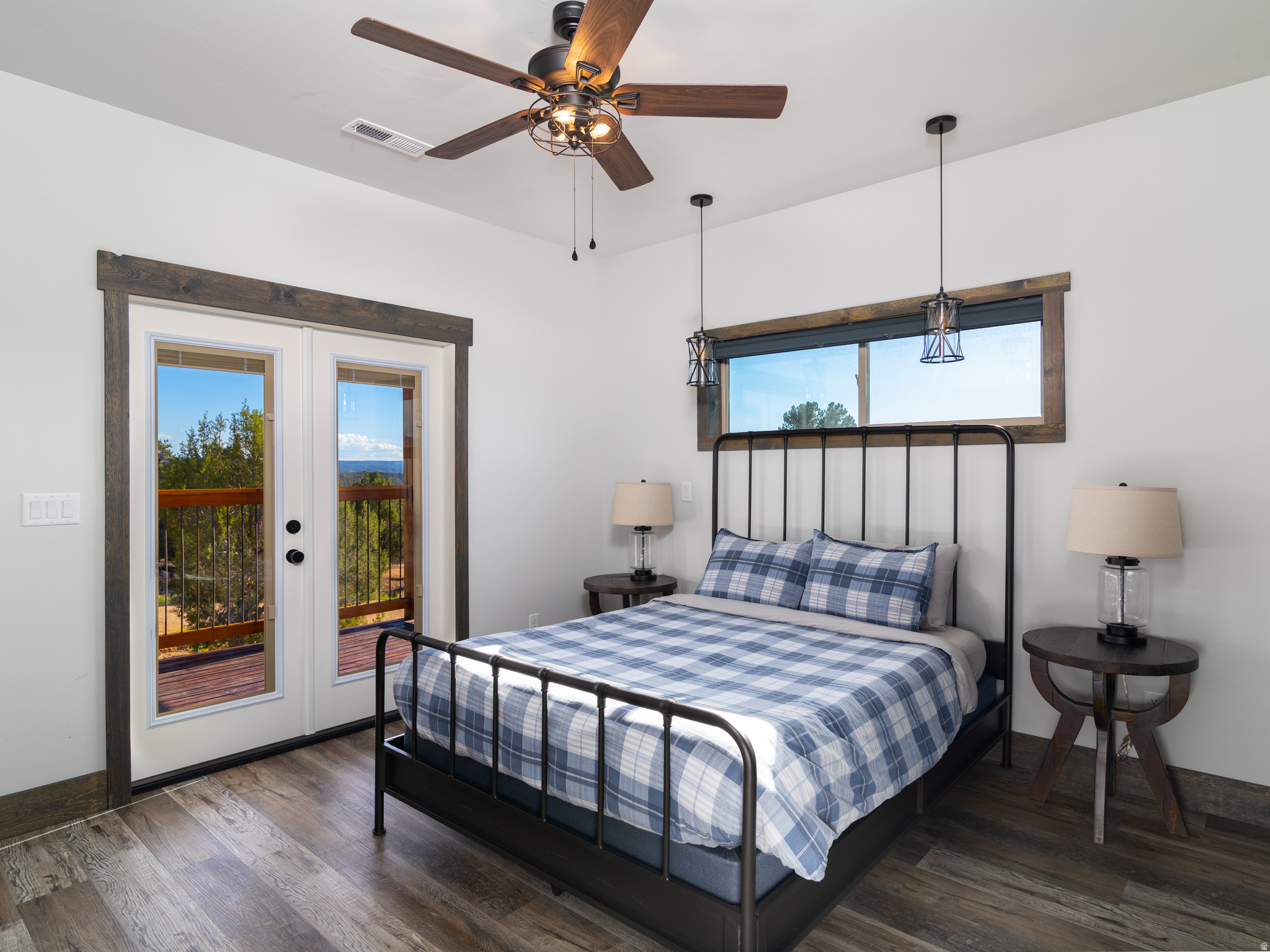 QUARTER CIRCLE H - Residential