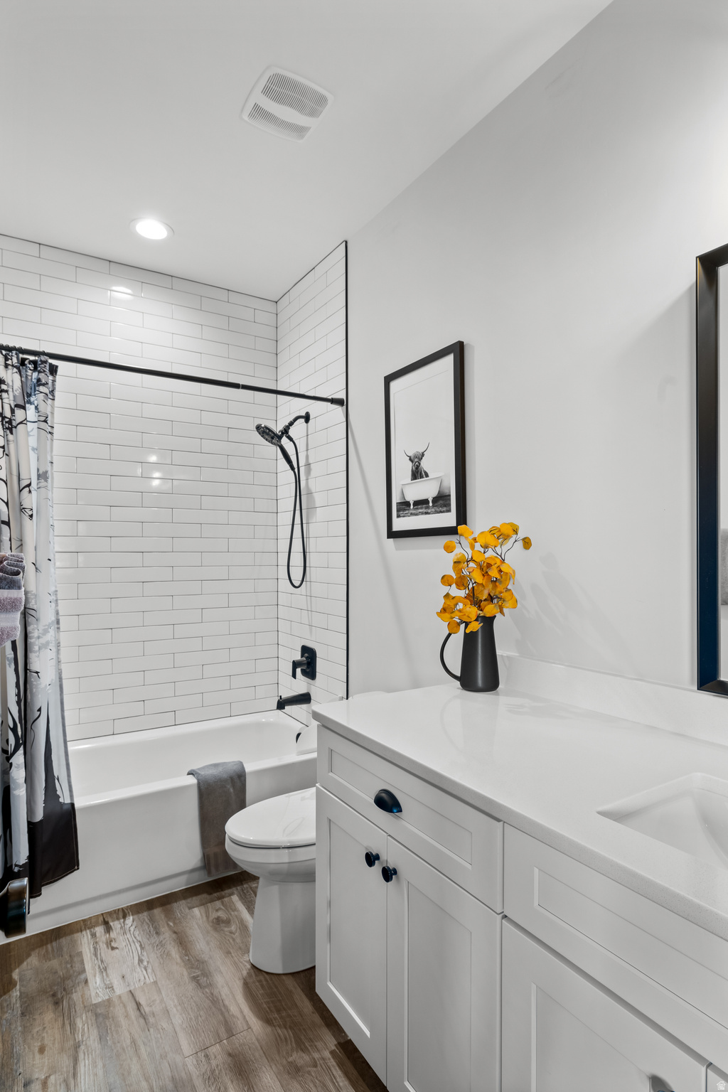 QUARTER CIRCLE H - Residential