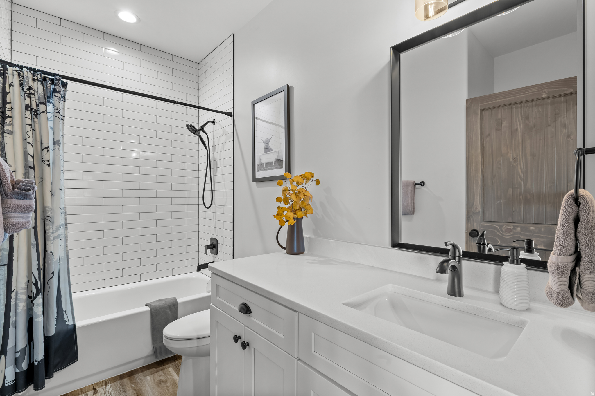 QUARTER CIRCLE H - Residential